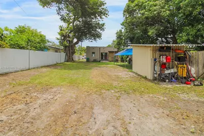 1745 NW 49th St, Miami, FL 33142 - Photo 8