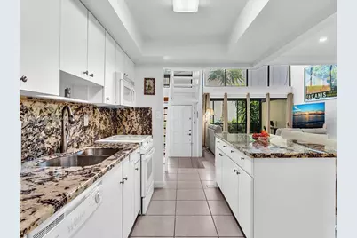 19200 NE 25th Ave #323C, Miami, FL 33180 - Photo 22