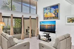 19200 NE 25th Ave, Miami, FL 33180 - Photo 14