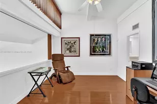 19200 NE 25th Ave, Miami, FL 33180 - Photo 38