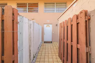 8450 SW 154th Cir Ct, Miami, FL 33193 - Photo 2