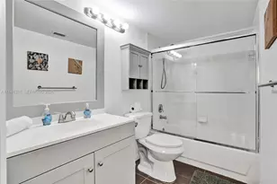 19701 E Country Club Dr, Aventura, FL 33180 - Photo 16