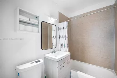 243 NW 44th St, Miami, FL 33127 - Photo 28