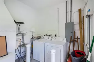 154 NW 45th St, Miami, FL 33127 - Photo 28