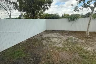 2121 NW 72nd St, Miami, FL 33147 - Photo 14