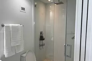 100 Lincoln Rd, Miami Beach, FL 33139 - Photo 16