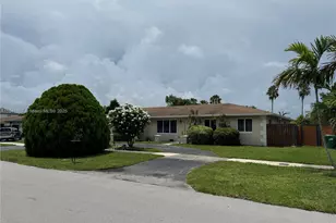 8121 SW 205th St, Cutler Bay, FL 33189 - Photo 2