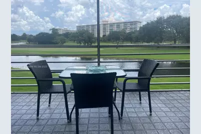 555 Oaks Ln #203, Pompano Beach, FL 33069 - Photo 12