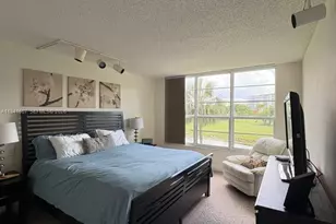 555 Oaks Ln, Pompano Beach, FL 33069 - Photo 4