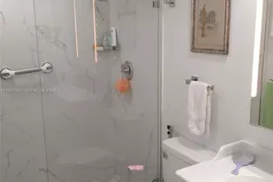 555 Oaks Ln, Pompano Beach, FL 33069 - Photo 2