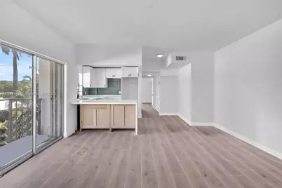 1960 Marseille Dr #304, Miami Beach, FL 33141 - Photo 18