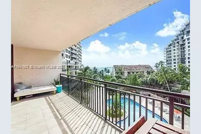 540 Brickell Key Dr #603, Miami, FL 33131 - Photo 2