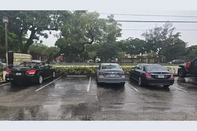 8275 W Broward Blvd, Plantation, FL 33324 - Photo 4
