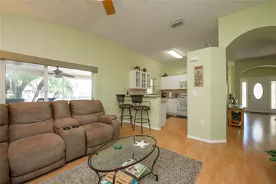 460 SE 24th Dr, Homestead, FL 33033 - Photo 8