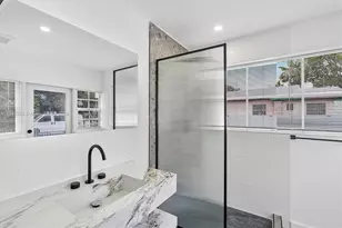 58 NE 45th St, Miami, FL 33137 - Photo 24