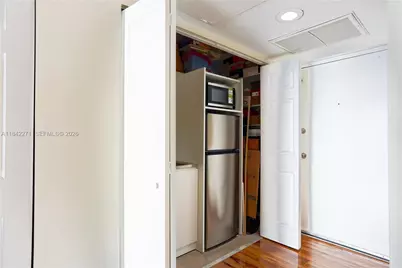 11111 Biscayne Blvd #20E, Miami, FL 33181 - Photo 20