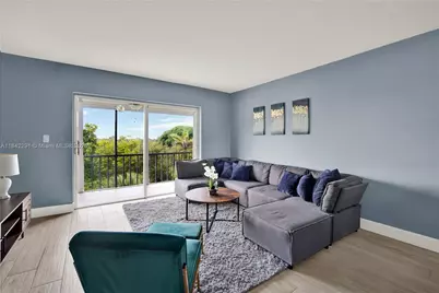 950 Hillcrest Dr #414, Hollywood, FL 33021 - Photo 2