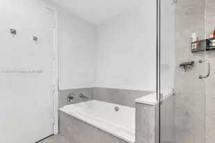 488 NE 18th St, Miami, FL 33132 - Photo 30