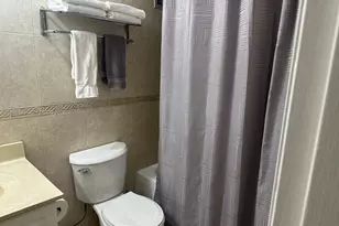 19201 Collins Ave, Sunny Isles Beach, FL 33160 - Photo 10