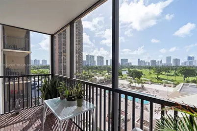20301 W Country Club Dr #728, Aventura, FL 33180 - Photo 12