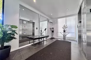 20500 W Country Club Dr, Aventura, FL 33180 - Photo 14