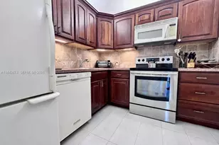20500 W Country Club Dr, Aventura, FL 33180 - Photo 2