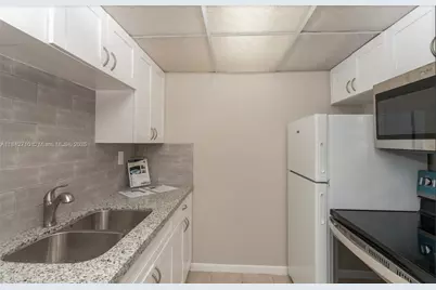 2145 Pierce St #218, Hollywood, FL 33020 - Photo 6
