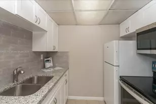 2145 Pierce St, Hollywood, FL 33020 - Photo 6