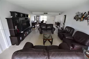 3800 Oaks Clubhouse Dr, Pompano Beach, FL 33069 - Photo 22