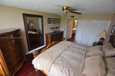 3800 Oaks Clubhouse Dr #309, Pompano Beach, FL 33069 - Photo 10