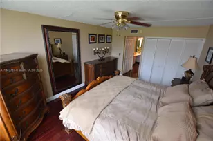 3800 Oaks Clubhouse Dr, Pompano Beach, FL 33069 - Photo 10