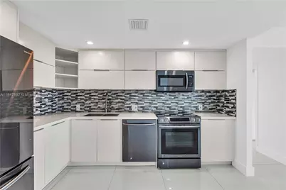 100 Bayview Dr #508, Sunny Isles Beach, FL 33160 - Photo 8