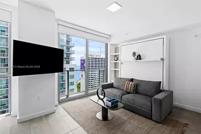 227 NE 2nd St #2911, Miami, FL 33132 - Photo 2