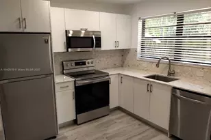846 Lenox Ave., Miami Beach, FL 33139 - Photo 1