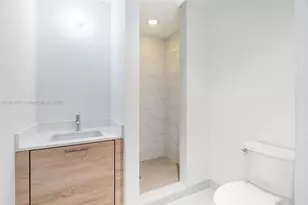 16385 Biscayne Blvd, North Miami Beach, FL 33160 - Photo 44