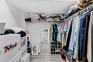 445 NE 195th St, Miami, FL 33179 - Photo 14