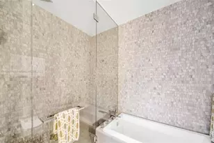 88 SW 7th St, Miami, FL 33130 - Photo 16