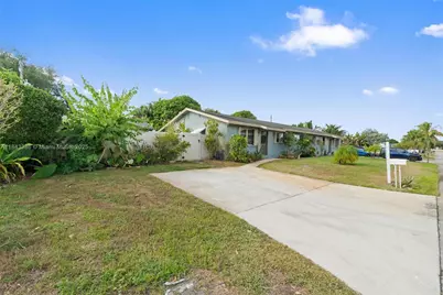 1912 SW 97th Ter, Miramar, FL 33025 - Photo 4