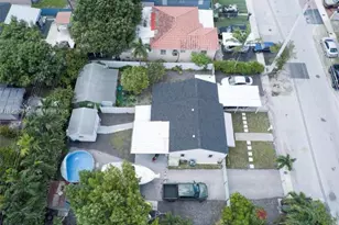 4590 E 9th Ct, Hialeah, FL 33013 - Photo 30