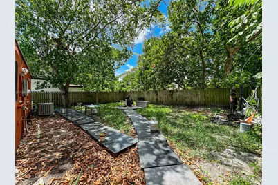 578 NW 97th St, Miami, FL 33150 - Photo 14