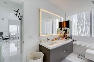 851 NE 1st Ave, Miami, FL 33132 - Photo 4