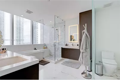 851 NE 1st Ave #2901, Miami, FL 33132 - Photo 16