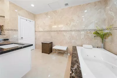 9621 W Calusa Club Dr, Miami, FL 33186 - Photo 38