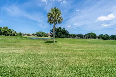 101 SW 132nd Way #105J, Pembroke Pines, FL 33027 - Photo 18