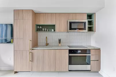 159 NE 6th St #2903, Miami, FL 33132 - Photo 2
