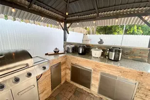 739 NW 112th St, Miami, FL 33168 - Photo 36