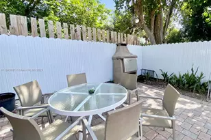 739 NW 112th St, Miami, FL 33168 - Photo 40