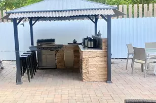 739 NW 112th St, Miami, FL 33168 - Photo 46