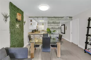 9410 Poinciana Pl, Davie, FL 33324 - Photo 16