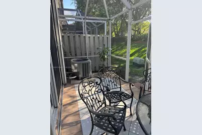 1051 Sorrento Dr, Weston, FL 33326 - Photo 12
